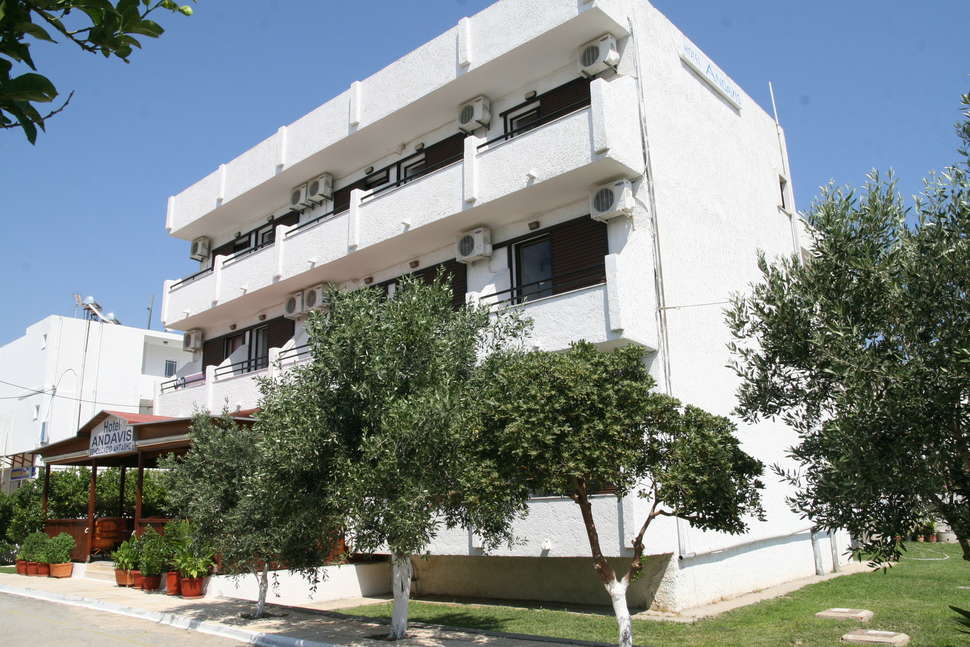 Een foto van de buitenkant van Andavis Hotel