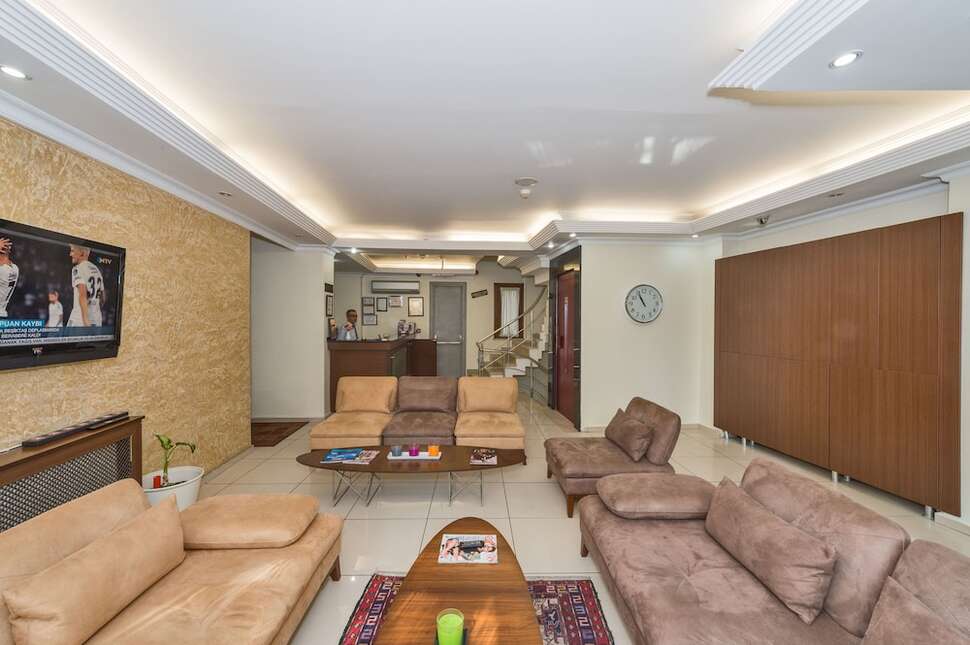 Een foto van het interieur van May Hotel Istanbul