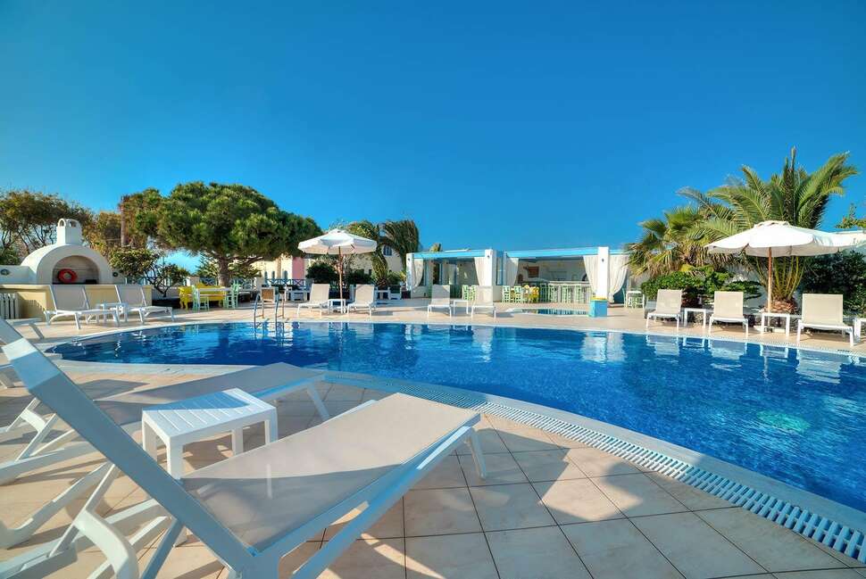 Ein Foto vom Pool im Marillia Village