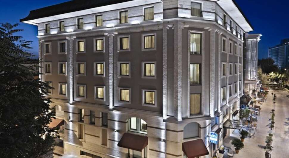 Een foto van de buitenkant van Holiday Inn Istanbul Old City