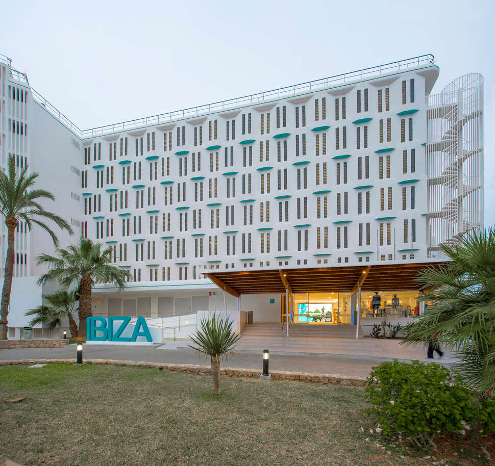 Een foto van de buitenkant van Vibra Algarb Hotel