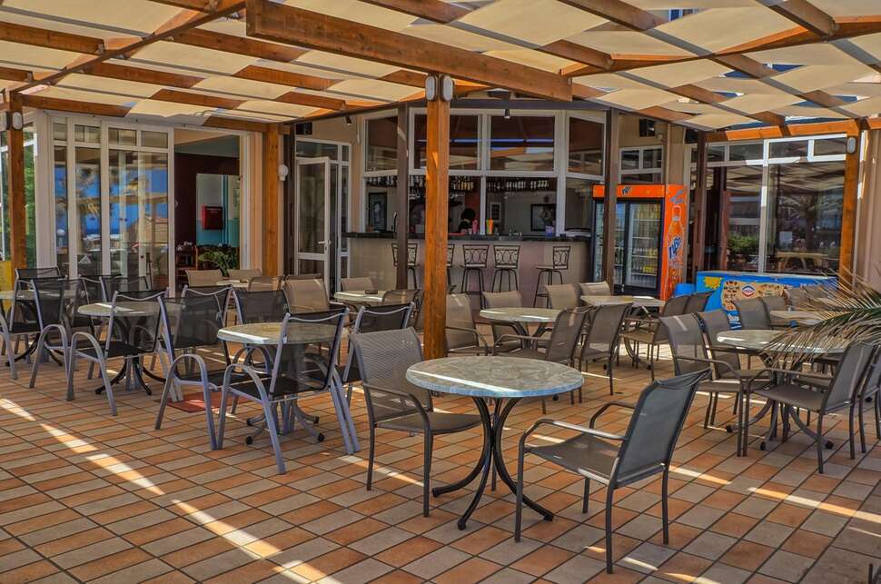 Een foto van het terras bij Jo An Beach