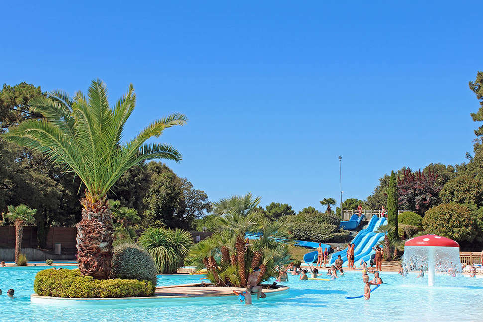 Een foto van het zwembad bij Yukadi Village Le Logis