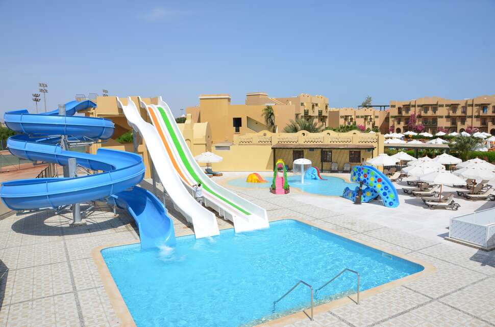 Een foto van het zwembad bij The Three Corners Rihana Resort