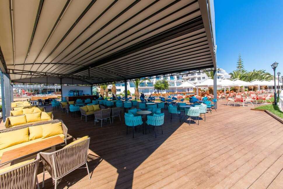 Ein Foto Saranda Palace Hotel