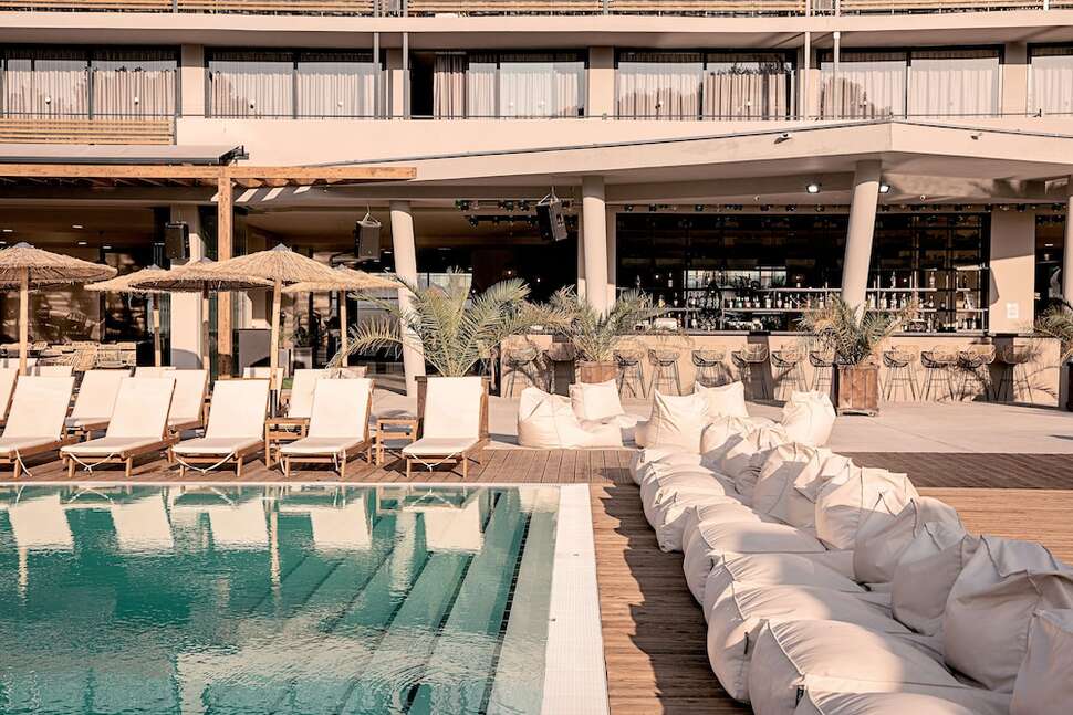 Een foto van het zwembad bij Sunny Beach Club