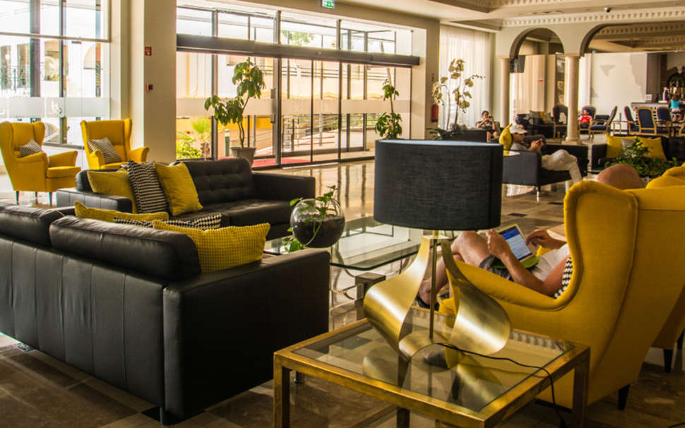 Een foto van het interieur van Luna Hotel da Oura