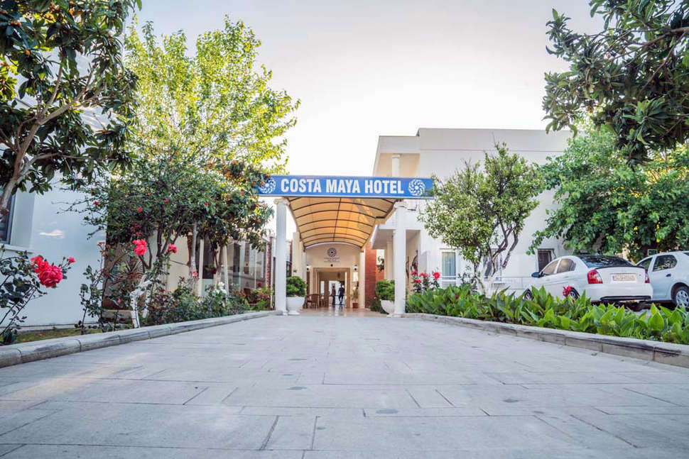 Een foto van de buitenkant van Costa Maya Hotel