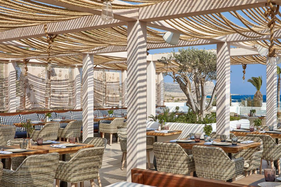 Een foto van het terras bij Mare Ayia Napa
