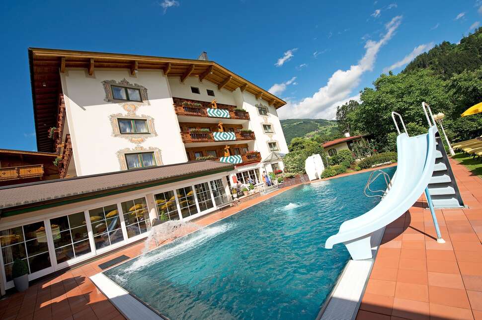 Ein Foto vom Pool im Landgut Zapfenhof