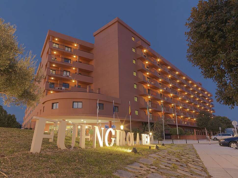 Een foto van de buitenkant van Fuengirola Beach Aparthotel