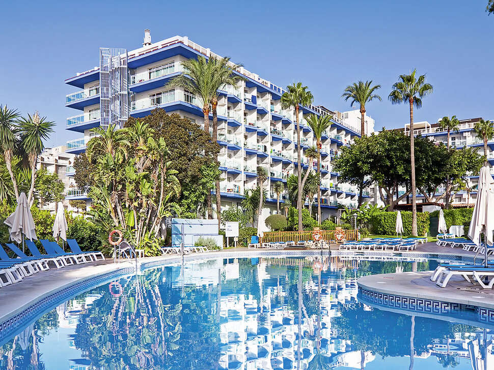 Een foto van het zwembad bij Hotel Palmasol