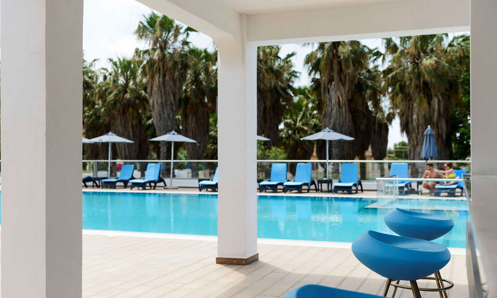 Een foto van het zwembad bij Cosmopolitan Kos