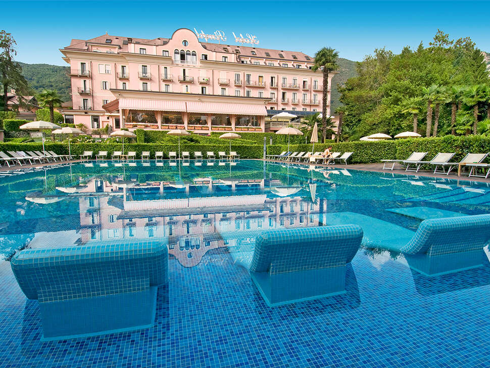 Een foto van de buitenkant van Hotel Simplon