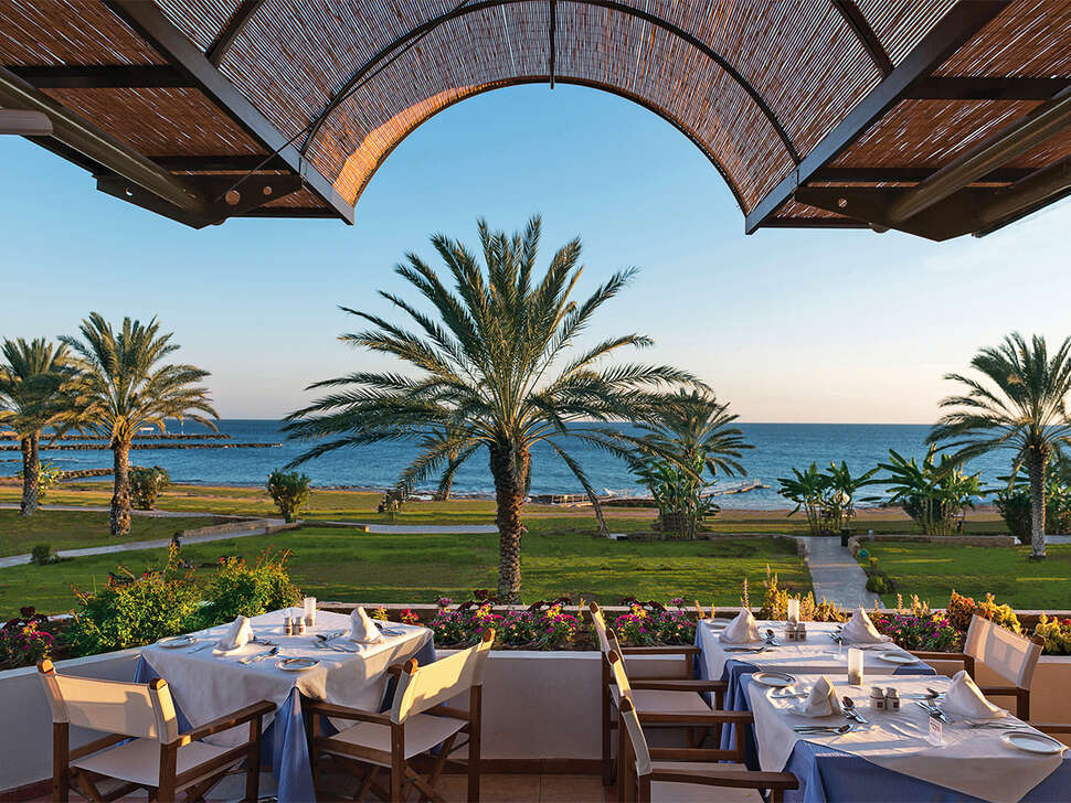 Een foto van Constantinou Bros Athena Royal Beach Hotel
