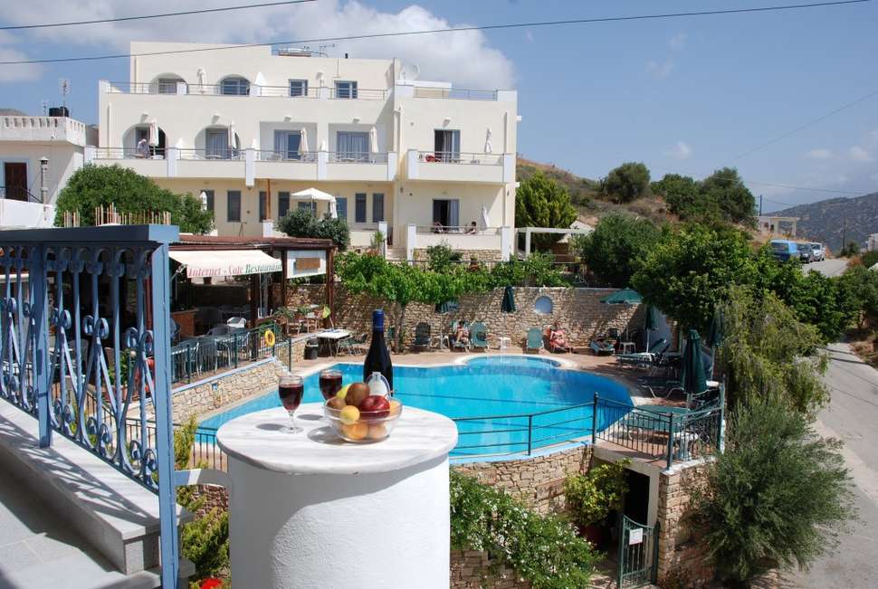 Een foto van het zwembad bij Appartementen Ariadne