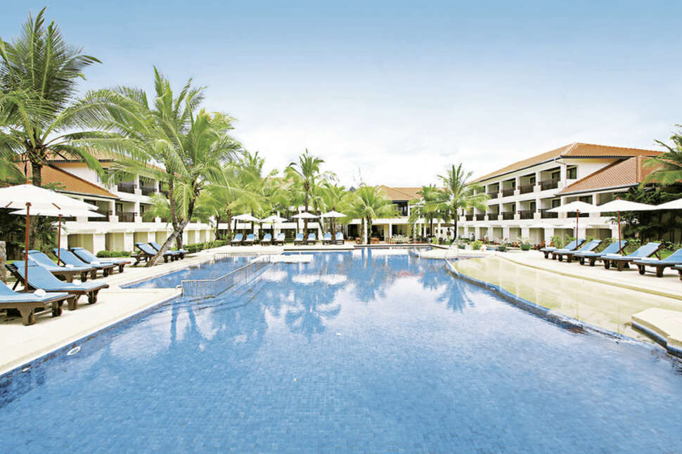 Een foto van een overzicht van The Briza Beach Resort Khao Lak
