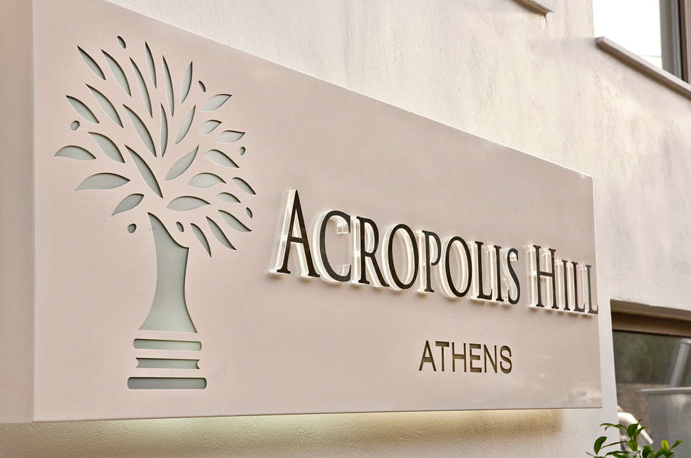 Ein Foto von der Außenansicht des Acropolis Hill