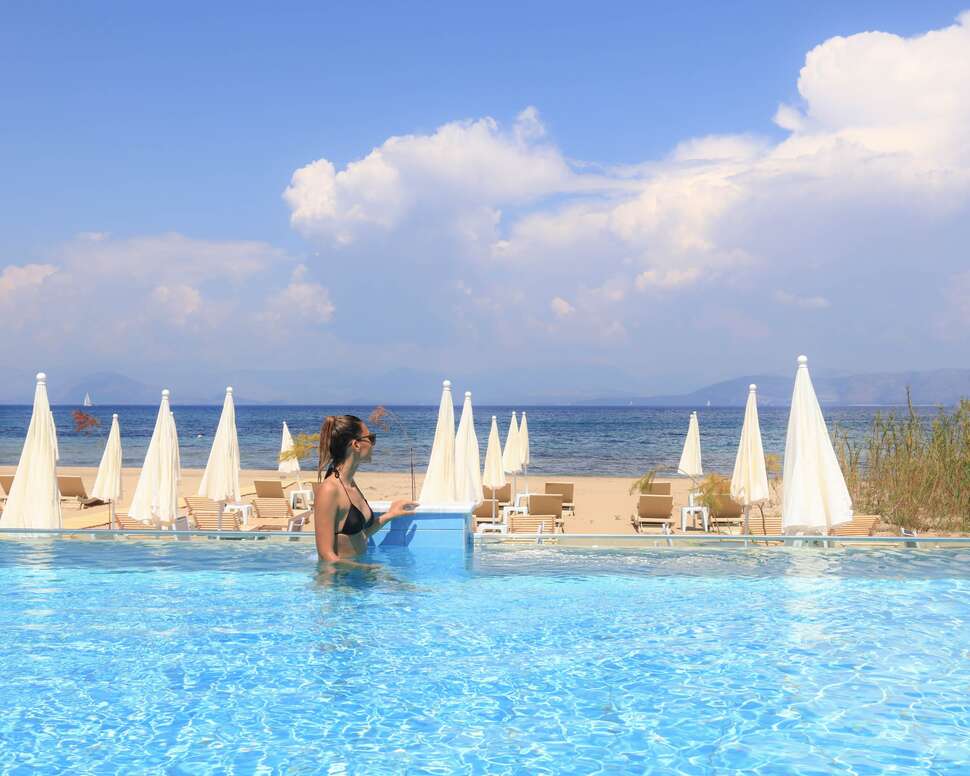 Een foto van het zwembad bij Cavomarina Beach Hotel