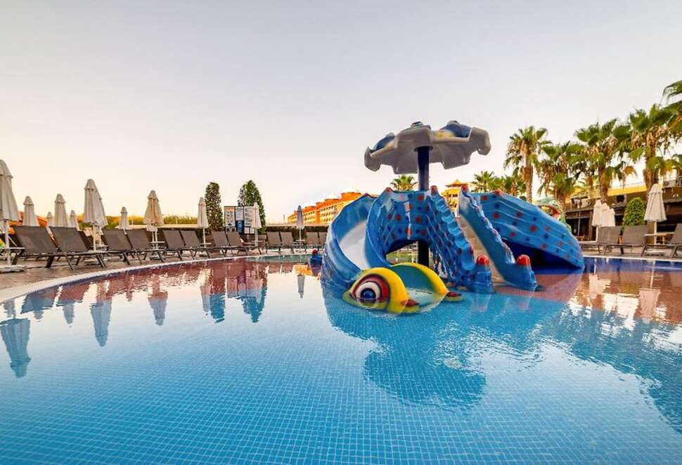 Ein Foto vom Pool im Calimera Hane Garden
