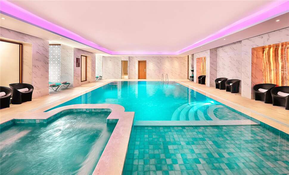 Ein Foto vom Pool im DoubleTree by Hilton Resort & Spa Marjan Island