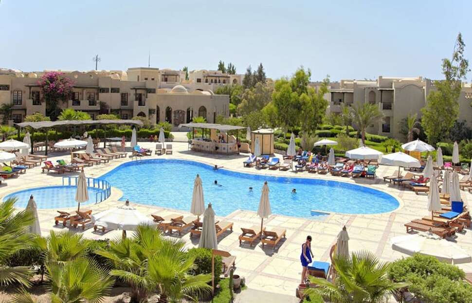 Een foto van het zwembad bij The Three Corners Rihana Resort