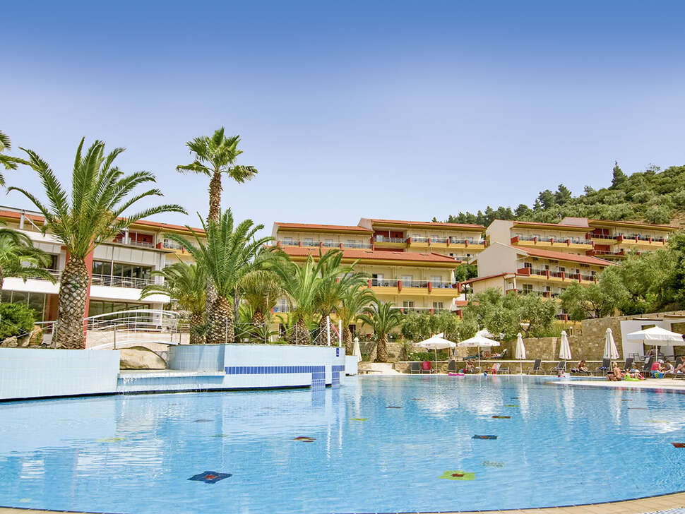 Een foto van het zwembad bij Hotel Lagomandra & Spa