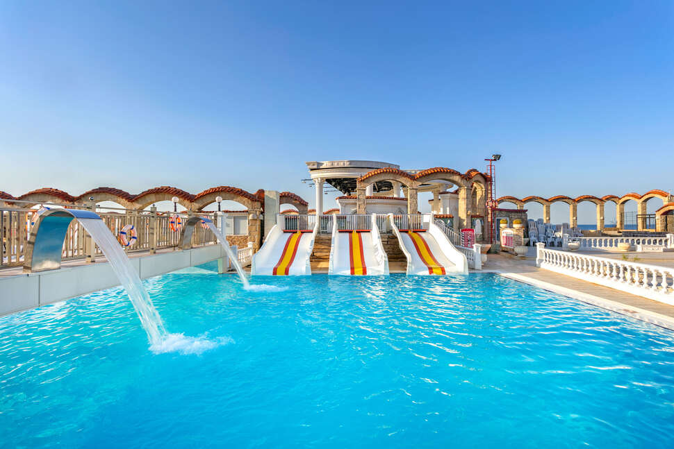 Een foto van het zwembad bij Club Hotel Sera