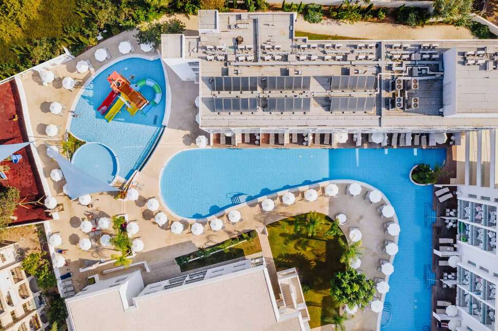 Een foto van het zwembad bij Sofianna Resort & Spa