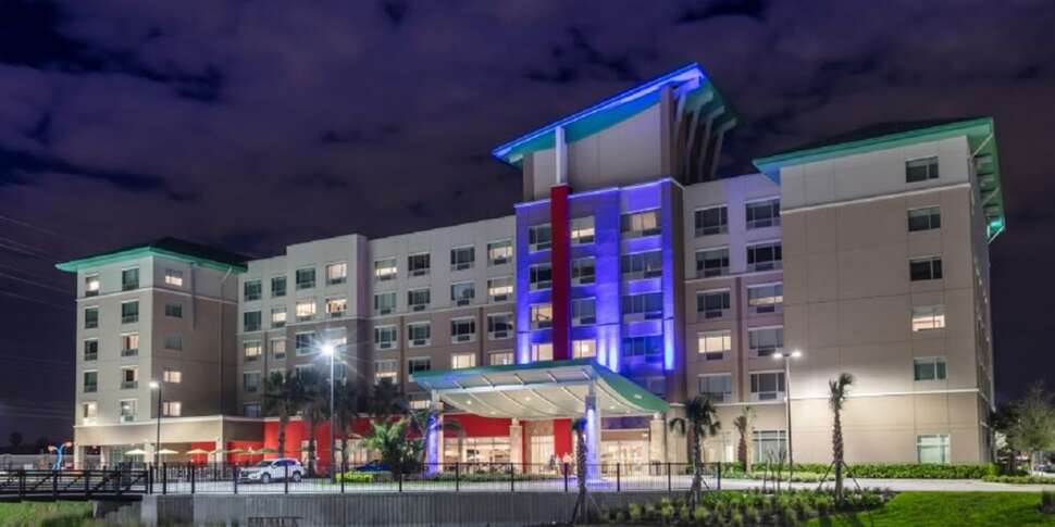 Holiday Inn Express&Suites Orlando At Seawo.