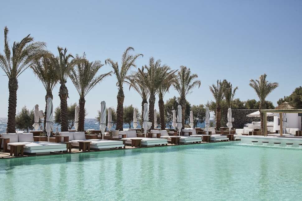 Nikki Beach Resort&Spa Santorini.