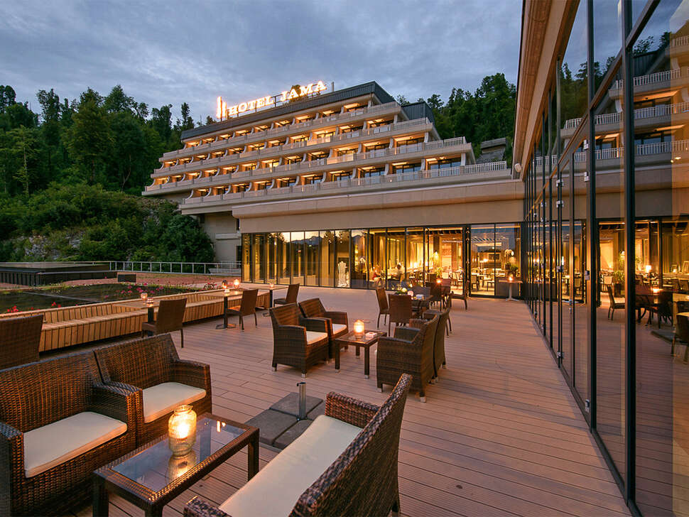 Hotel Jama