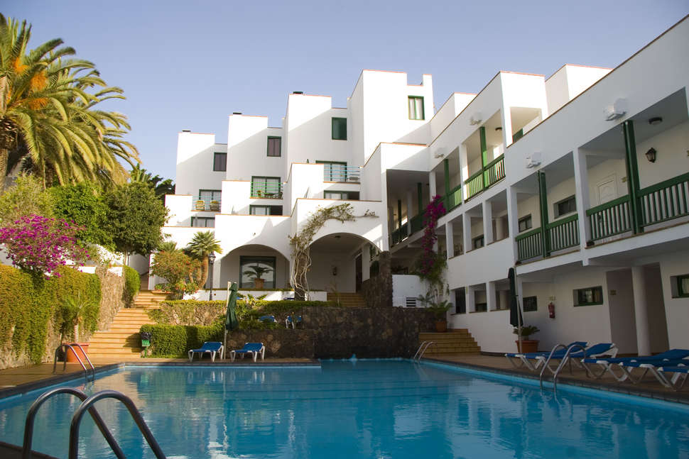 Aparthotel Esquinzo y Monte del Mar.