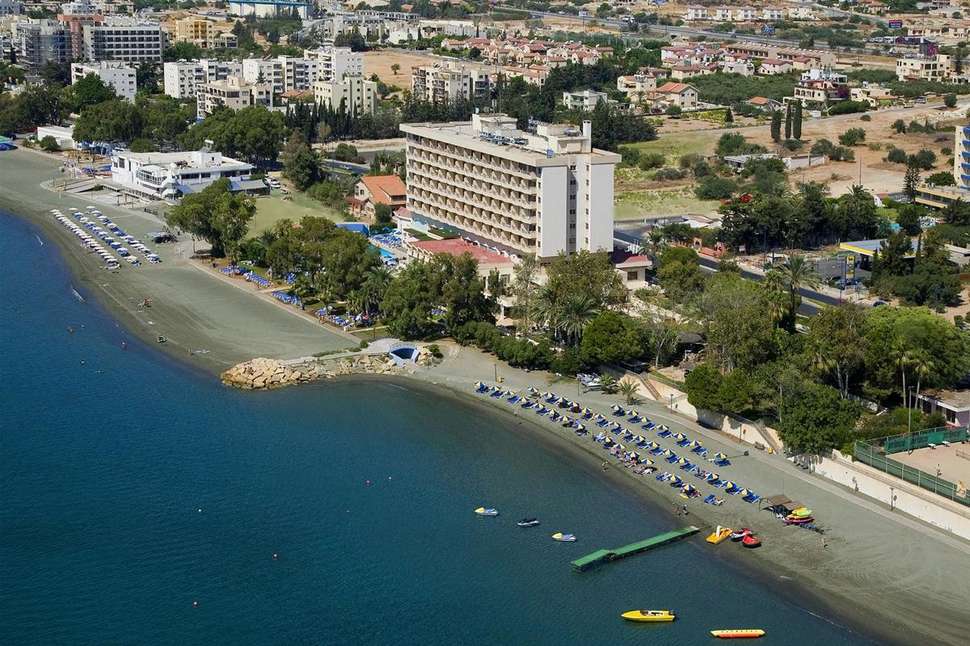 Poseidonia Beach Hotel.