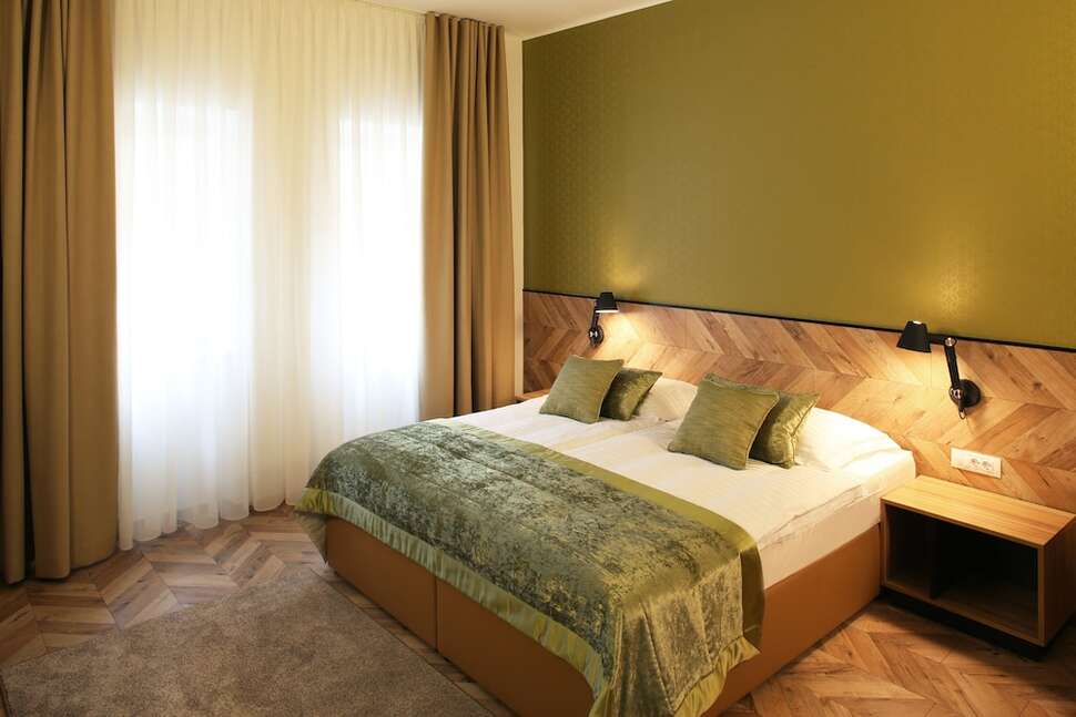 Urban Hotel