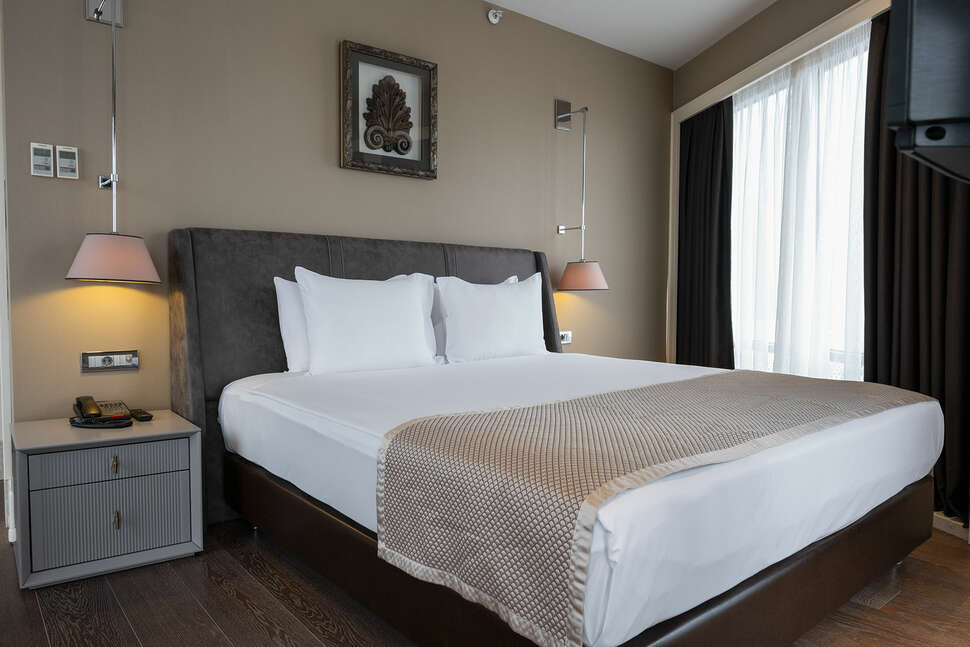 Windsor Hotel&Convention Center.