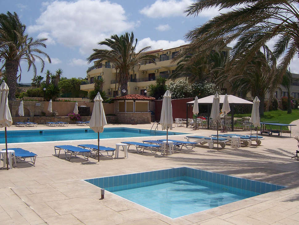 Vrachia Beach Hotel&Suites.