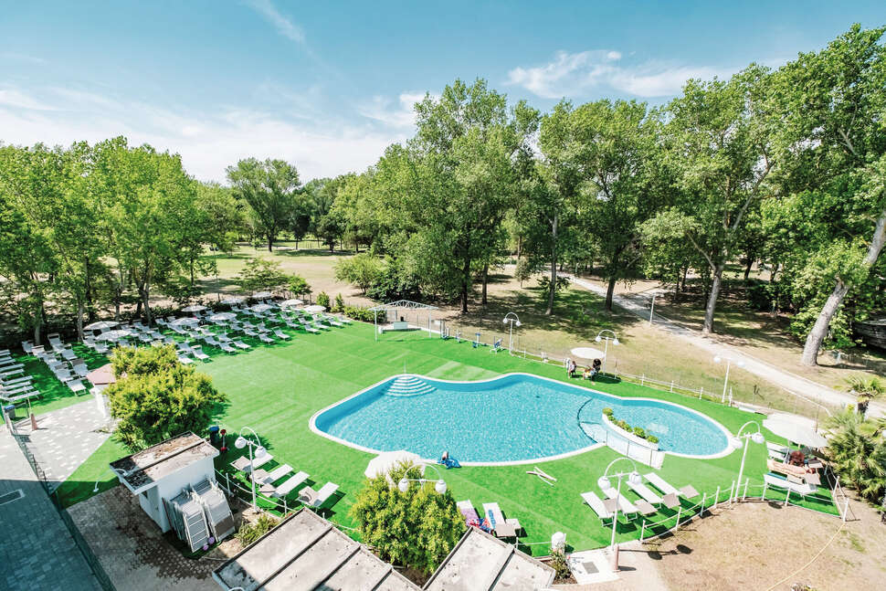 Color Green Village.