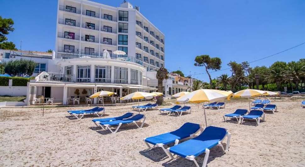 Hotel Playa Santandria.