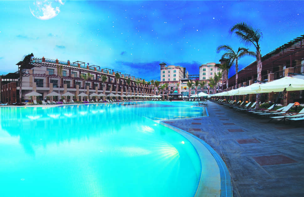 Cratos Premium Hotel&Casino.