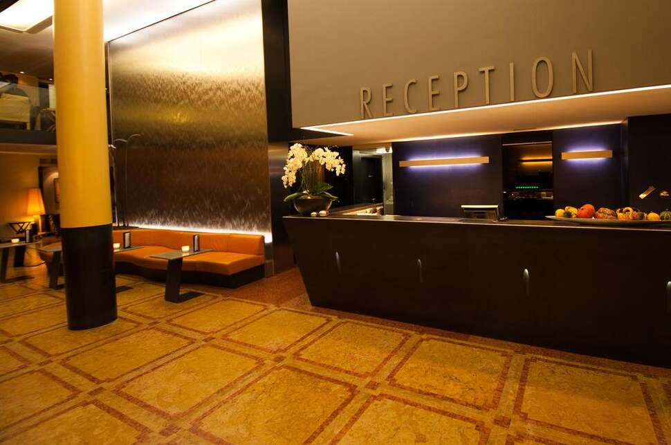 Central Plaza Hotel