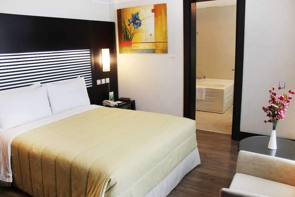 Holiday Villa Hotel And Residence City Centre