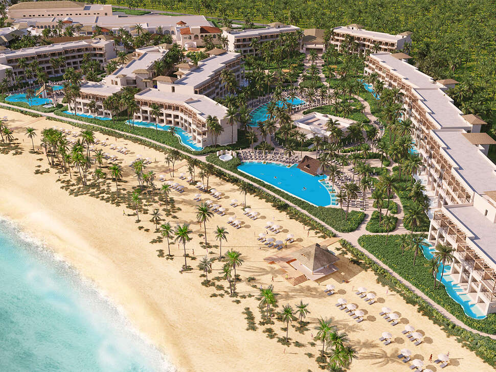 Secrets Playa Esmeralda.