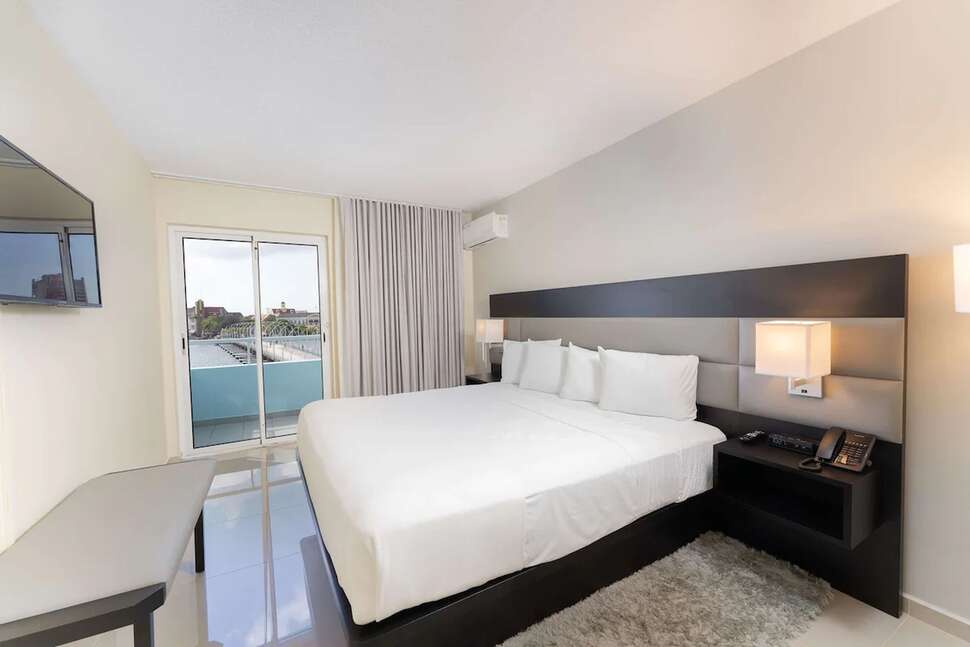 Brion City Hotel BW Signature Collection