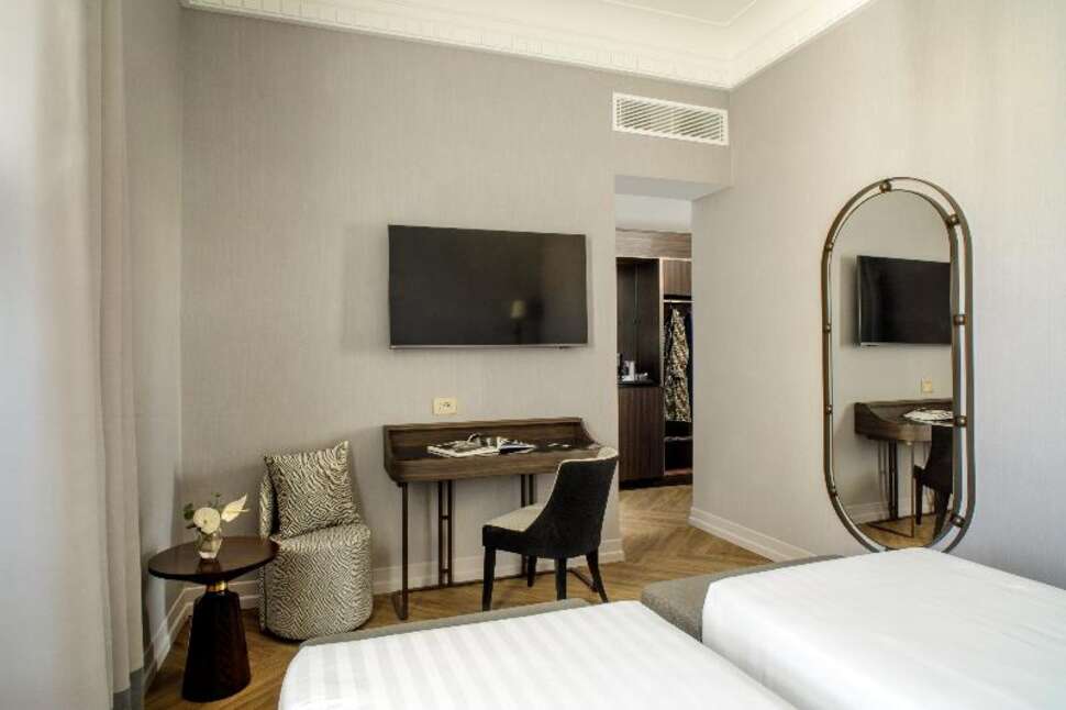 Aria Palace
