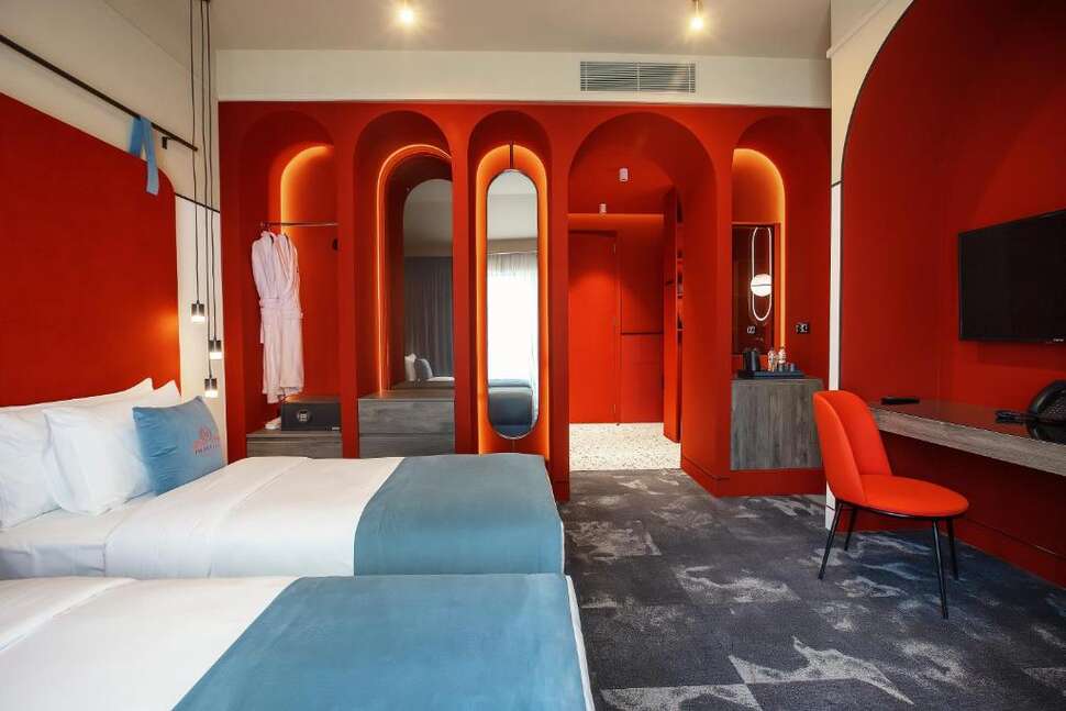 Heritage Hotel & Suites