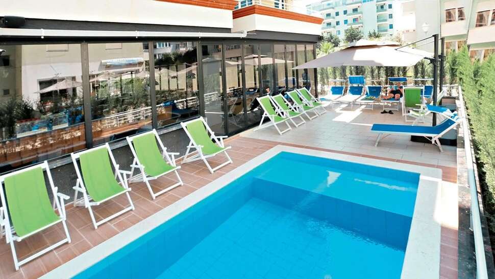 Alvin Comfort Hotel.