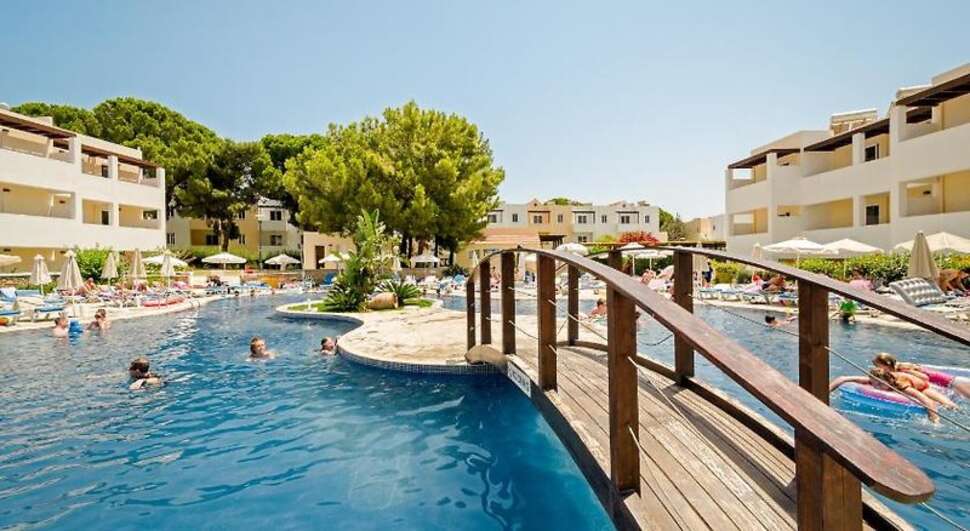 Matina Pefkos Aparthotel.