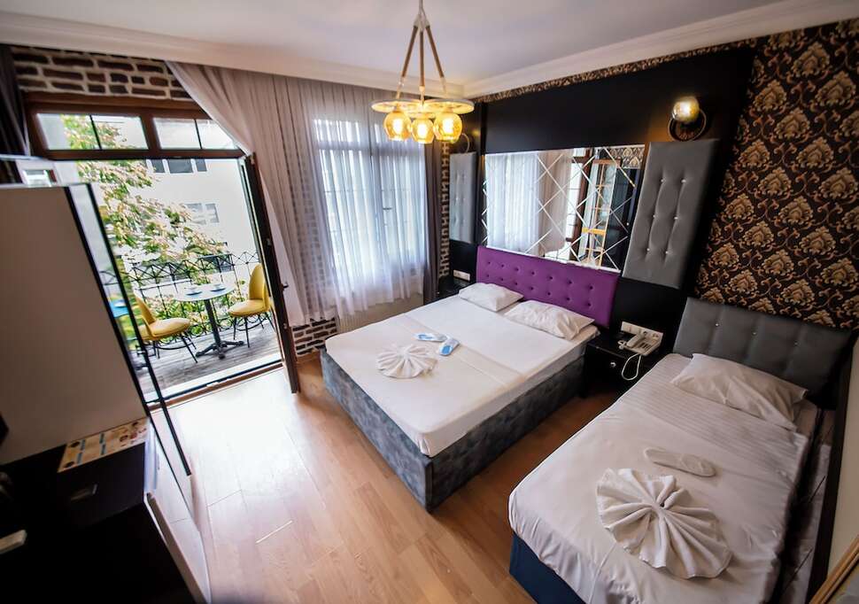 Royal Garden Suite Hotel