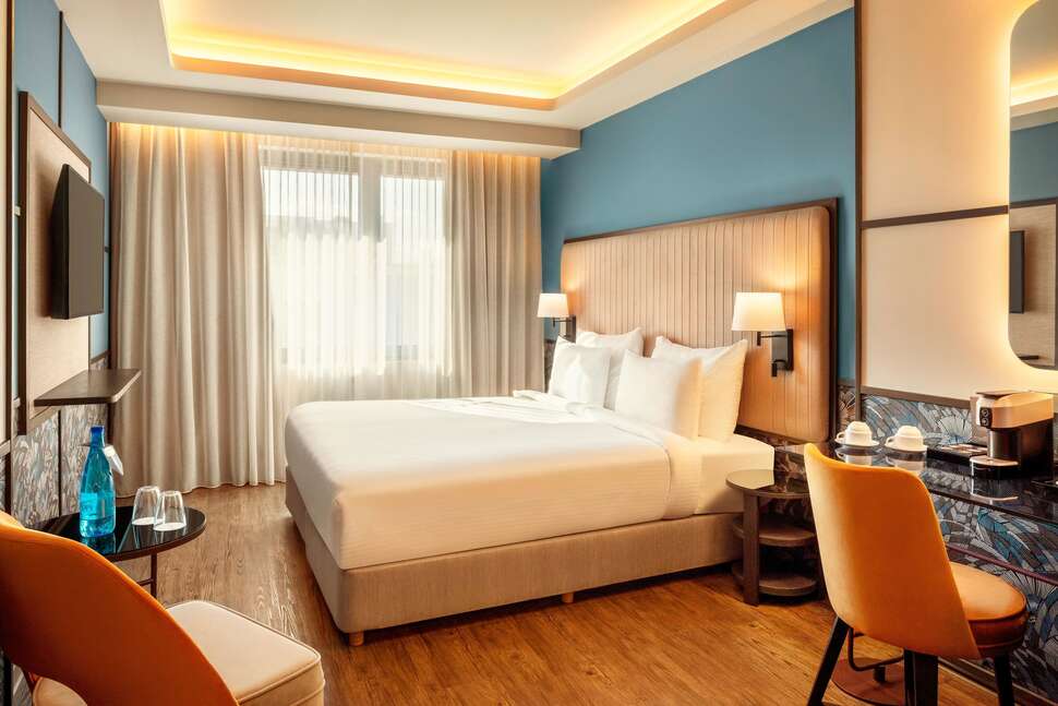 Zeus Essence Athens Central.